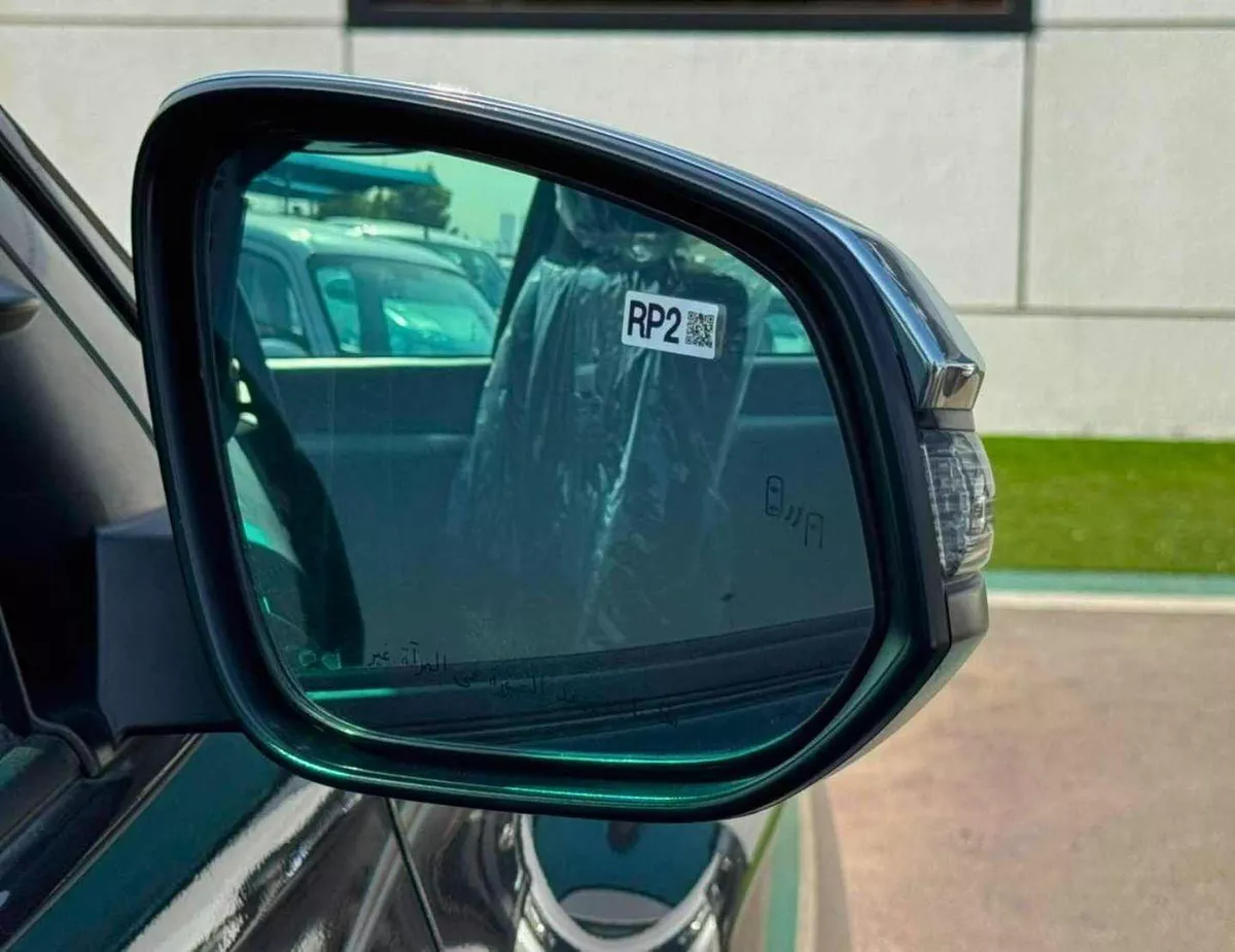 Toyota Hilux SR5 (NON GCC) SR5 | 2.8L V4 DIESEL | FULL OPTION | BLIND SPOT | OVER FNDER (CODE # HDAH1)-7-0
