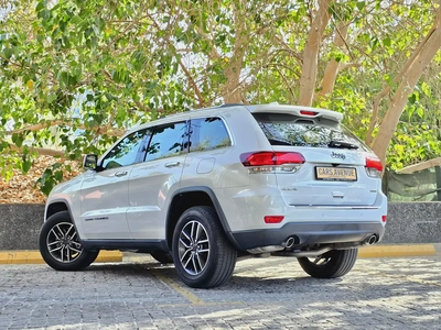 UNDER JEEP WARRANTY | AED 1,820 PM | FSH by JEEP | Excellent Condition-19
