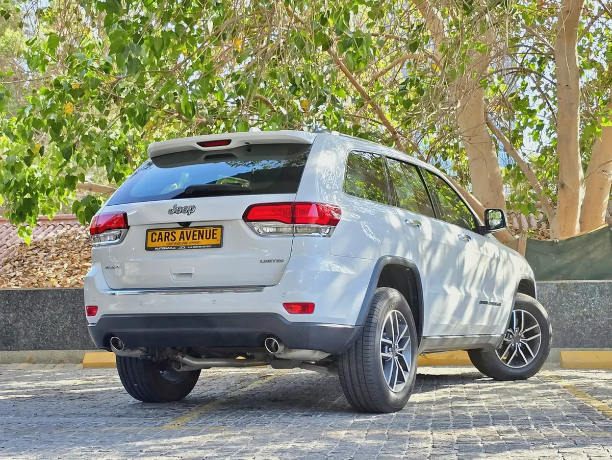 UNDER JEEP WARRANTY | AED 1,820 PM | FSH by JEEP | Excellent Condition-2-2