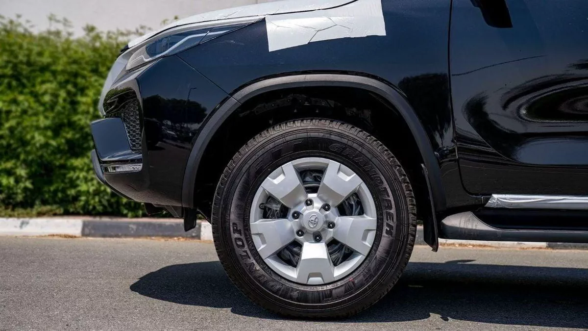 Toyota Fortuner EXR-6-0
