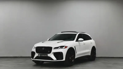 Jaguar F-Pace SVR-8