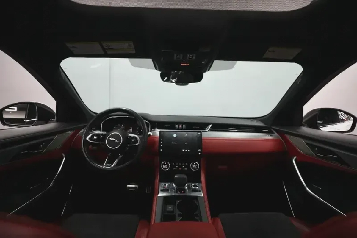 Jaguar F-Pace SVR-5-5