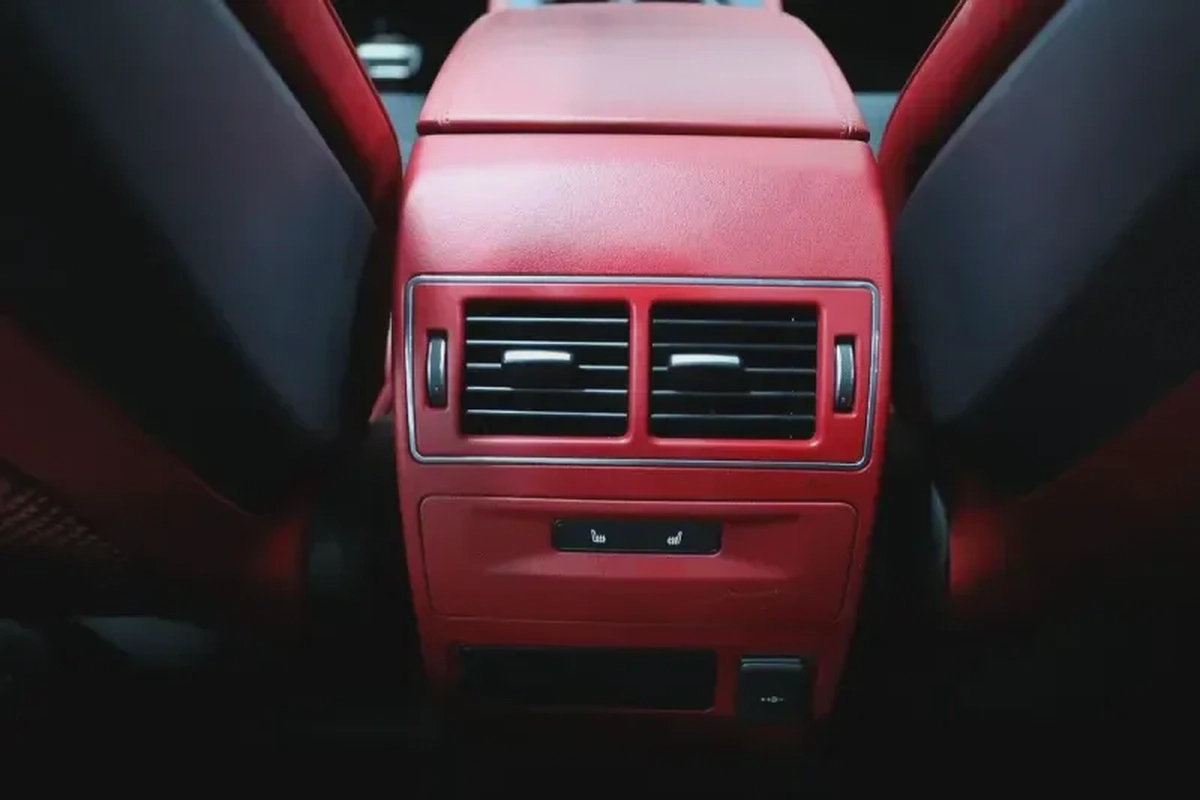 Jaguar F-Pace SVR-2-2