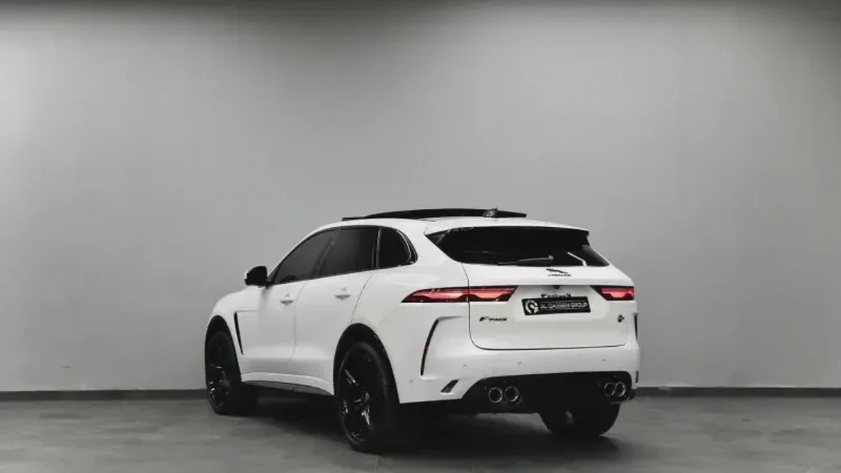 Jaguar F-Pace SVR-6-6