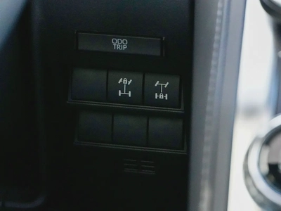 2026 TOYOTA LAND CRUISER VX 4.0L BRAND NEW 0KM-12