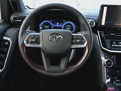 2026 TOYOTA LAND CRUISER VX 4.0L BRAND NEW 0KM-7