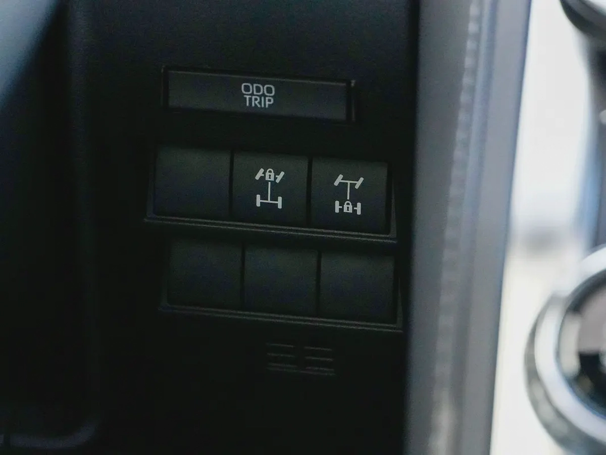 2026 TOYOTA LAND CRUISER VX 4.0L BRAND NEW 0KM-12-12
