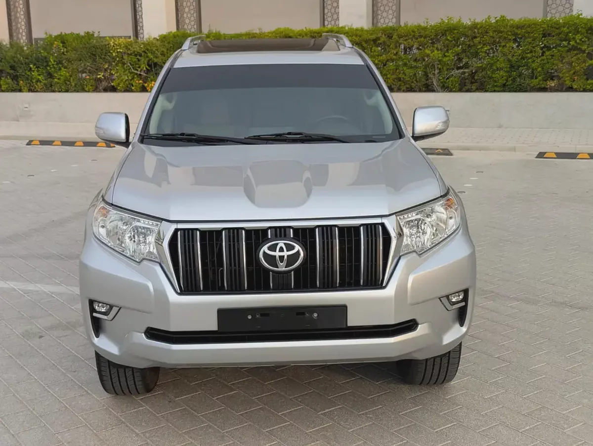 2022 Toyota Prado TXL Top full Option V6 4.0L GCC specs Excellent Condition-2-2