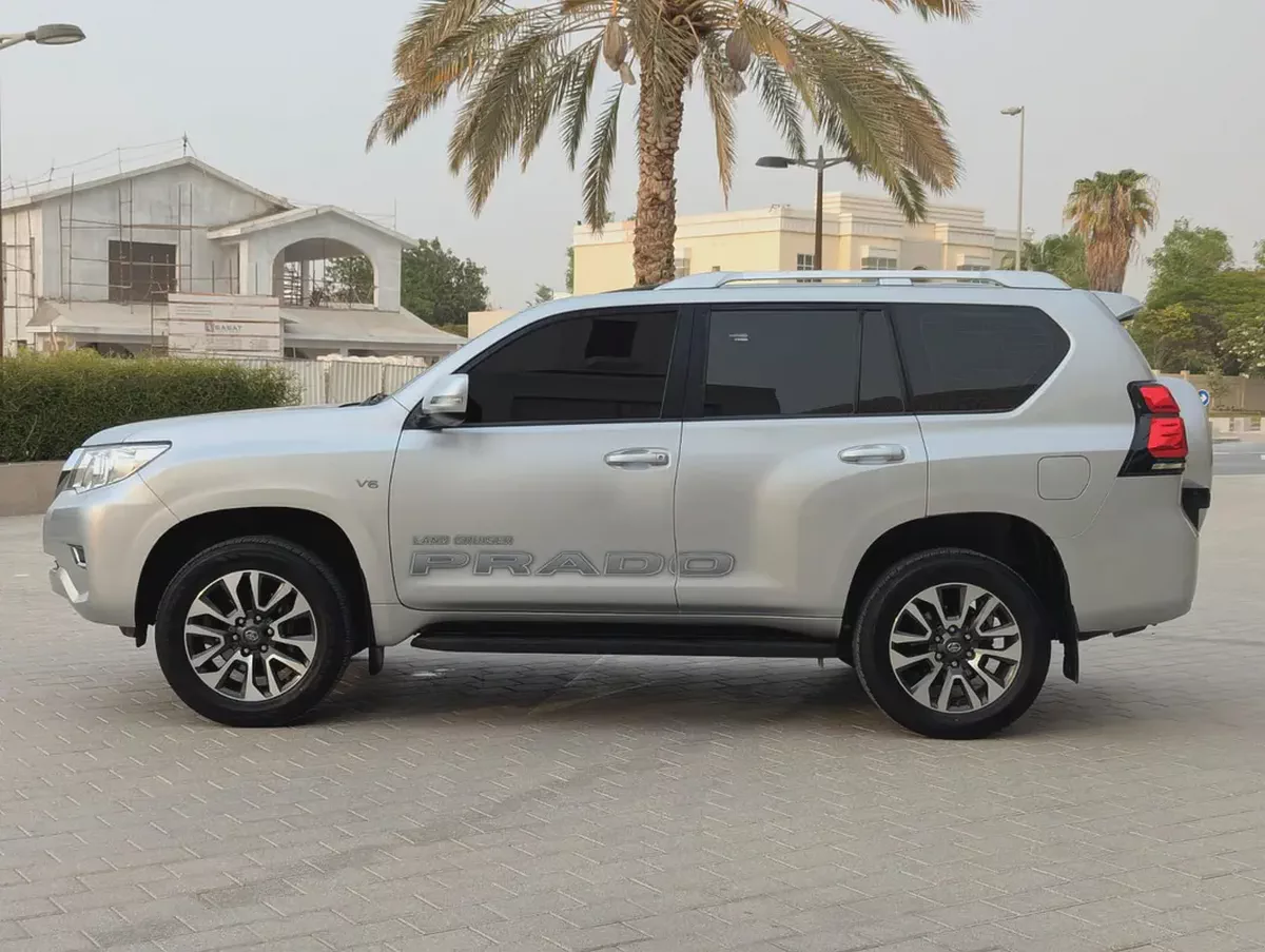 2022 Toyota Prado TXL Top full Option V6 4.0L GCC specs Excellent Condition-8-8