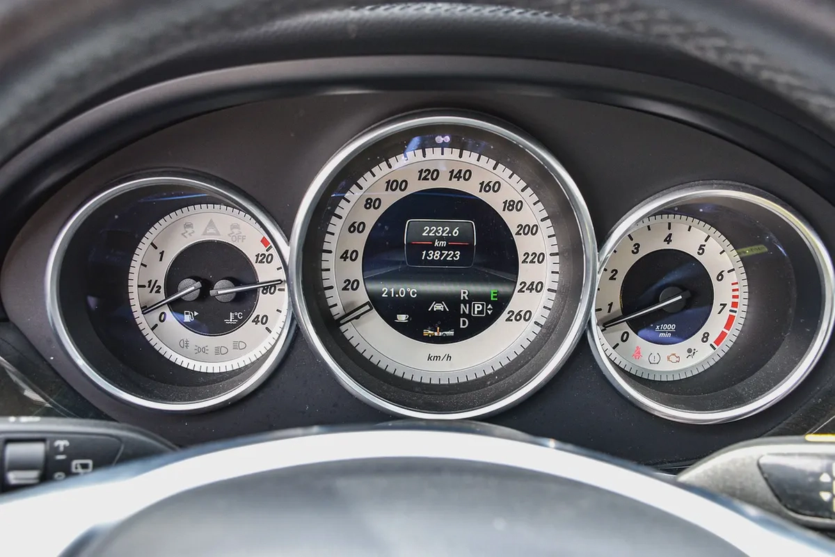 2013 - BENZ CLS550 STW - SUPER CLEAN - LIKE NEW - ONLY 138,000 KM-8-8
