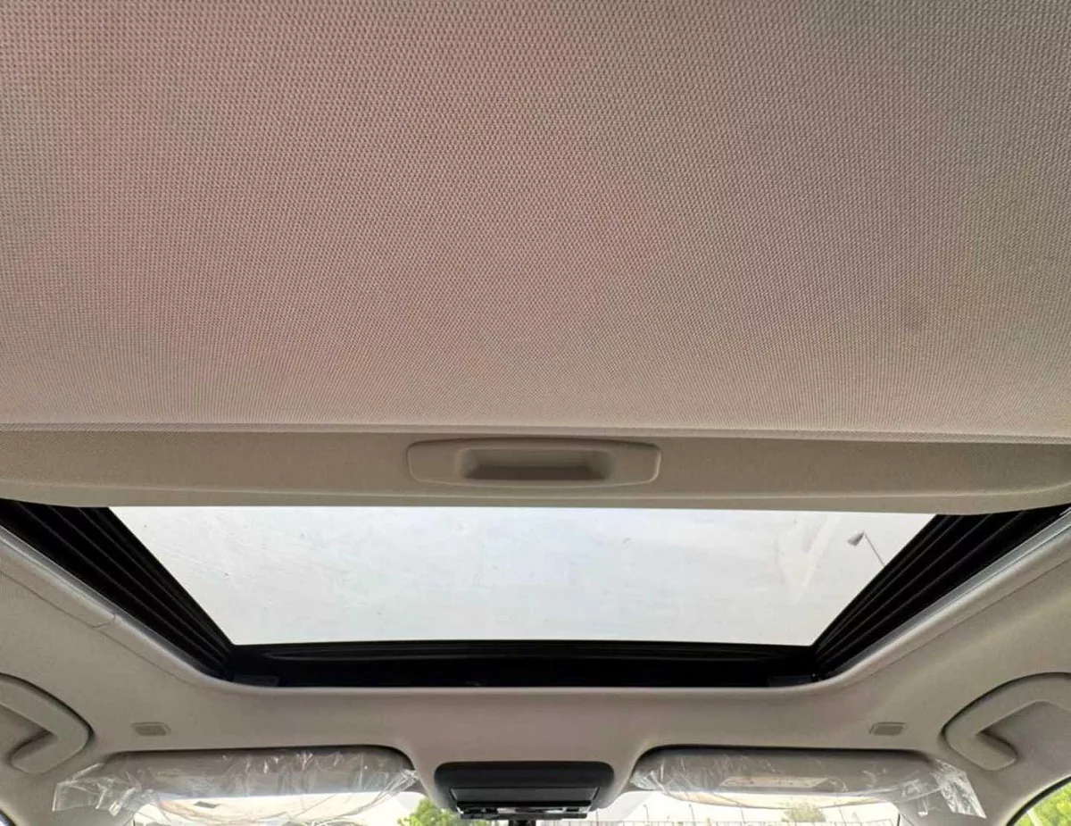 Toyota RAV4 XLE-G MID OPTION || 2.0L PETROL V4 / SUNROOF / DRIVER PWR SEAT /BIG DVD / REAR CAMERA (CODE#RVPXLEO)-22-0
