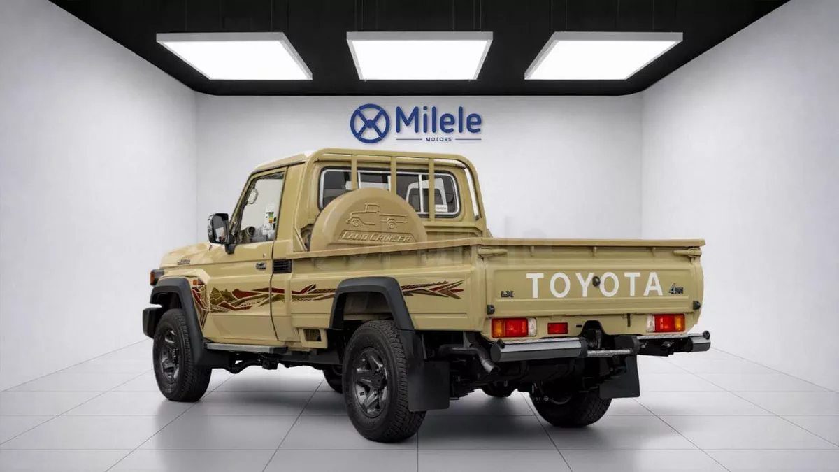 Toyota Land Cruiser Pickup 70 TOYOTA LAND CRUISER 79 DELUXE | 2-YEAR WARRANTY + SERVICE AVAILABLE | IN-HOUSE FINANCING | 0% DOWNPA-6-0