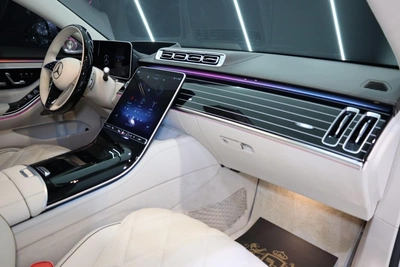 Mercedes-Benz Maybach S680-5