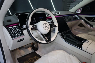 Mercedes-Benz Maybach S680-1