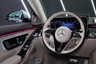 Mercedes-Benz Maybach S680-2