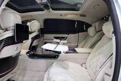 Mercedes-Benz Maybach S680-11