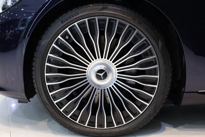 Mercedes-Benz Maybach S680-8