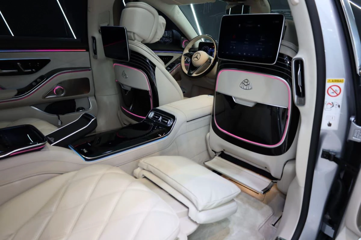 Mercedes-Benz Maybach S680-10-10