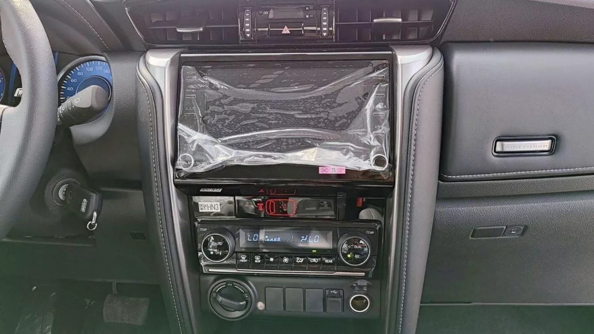 Toyota Fortuner EXR Toyota Fortuner 2.4L Diesel  4x4 AT 2025-10-0