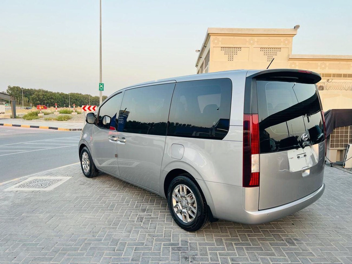 Hyundai Staria 11 SEAT-2-2