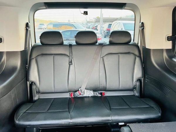Hyundai Staria 11 SEAT