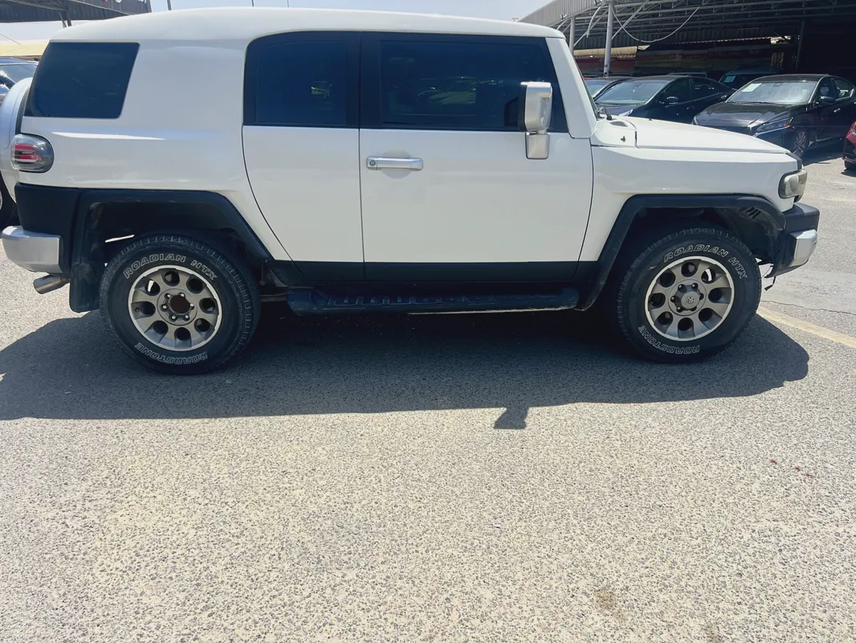 Toyota FJ Cruiser GXR 2008 - GCC Specs - Well Maintained-4-4