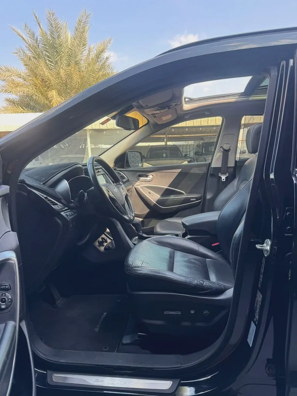 Hyundai Santa Fe Limited 2014 - GCC Specs - Excellent Condition