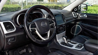 Jeep Grand Cherokee Summit 5.7 L V8-3