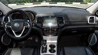 Jeep Grand Cherokee Summit 5.7 L V8-5