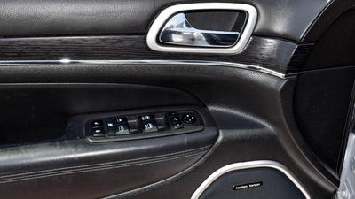 Jeep Grand Cherokee Summit 5.7 L V8-7