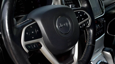 Jeep Grand Cherokee Summit 5.7 L V8-8