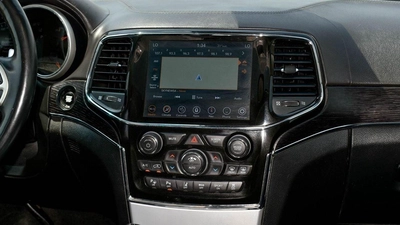 Jeep Grand Cherokee Summit 5.7 L V8-10