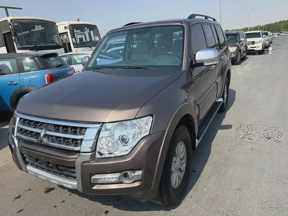 Mitsubshi Pajero 2015 brown color GCC calen car-4-4
