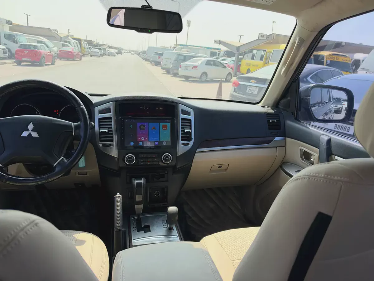 Mitsubshi Pajero 2015 brown color GCC calen car-5-5