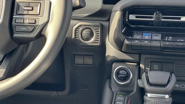 TOYOTA PRADO LUXURY / 2.4L V4 PETROL / FULL OPTION / 360 CAMERA WITH HEAD UP DISPLAY / 2026 ONLY FOR