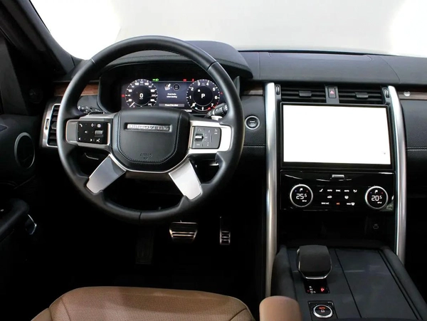 2024 - Land Rover Discovery R-Dynamic HSE for 260,000.00 AED