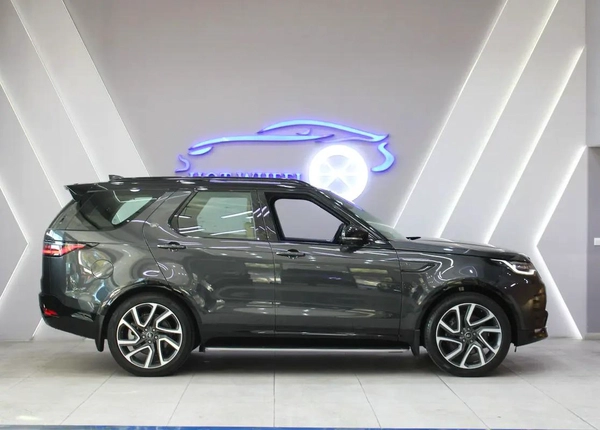 2024 - Land Rover Discovery R-Dynamic HSE for 260,000.00 AED