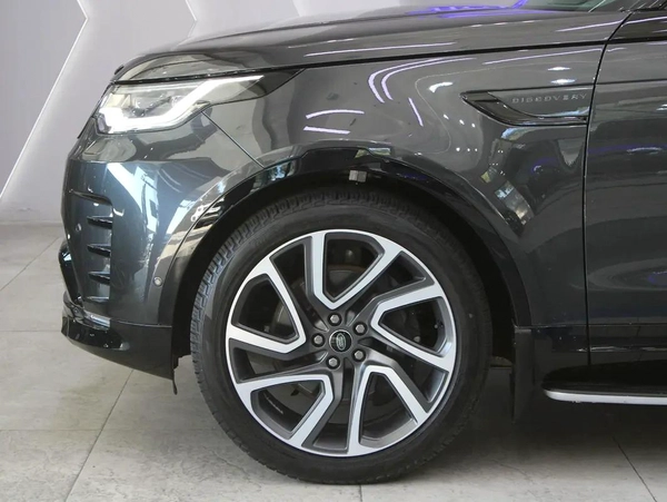 2024 - Land Rover Discovery R-Dynamic HSE for 260,000.00 AED