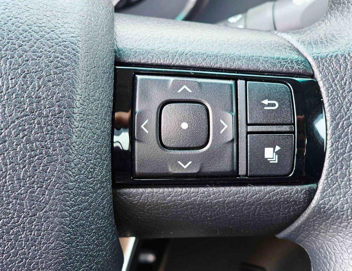 Toyota Hilux SR5 TRD || 4.0L PETROL V6 4WD | WOOD INTERIOR W VISOR | BLIND SPOT | DIFFLOCK | DVD+CAMERA | READY S-17-0