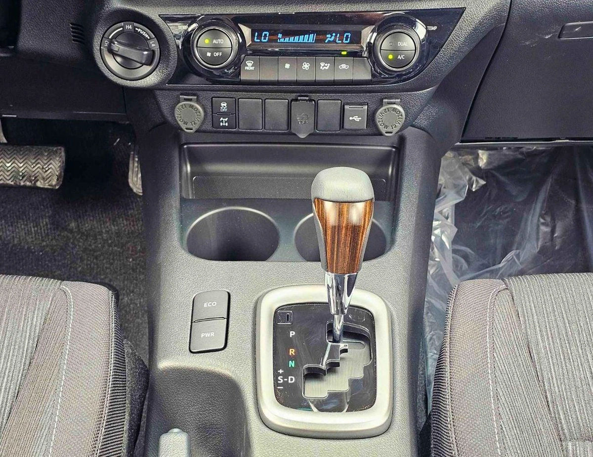 Toyota Hilux SR5 TRD || 4.0L PETROL V6 4WD | WOOD INTERIOR W VISOR | BLIND SPOT | DIFFLOCK | DVD+CAMERA | READY S-20-0