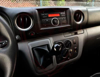 Nissan Urvan STANDARD Nissan Urvan | 2.5 L | 2020 | GCC | Accident-Free | In Excellent Condition | 907 P.M-14