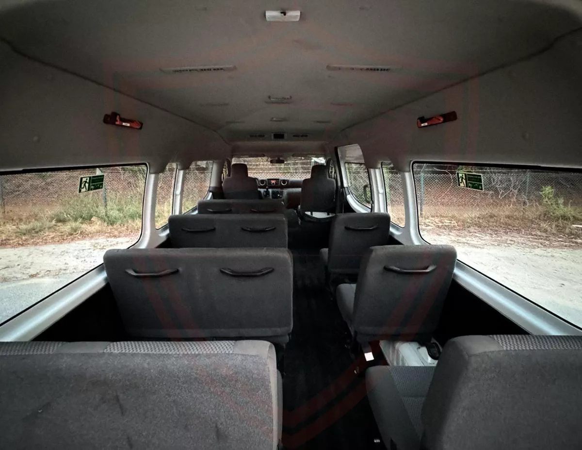 Nissan Urvan STANDARD Nissan Urvan | 2.5 L | 2020 | GCC | Accident-Free | In Excellent Condition | 907 P.M-11-0