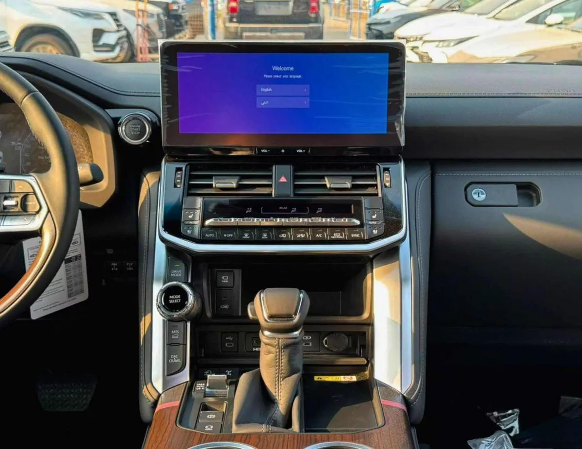 Toyota Land Cruiser VX 3.3L DIESEL TWIN TURBO | REAR ENTERTAINMENT SCREEN | BIG DVD | RADAR | JBL SPEAKERS (CODE # LCDVX-20-0