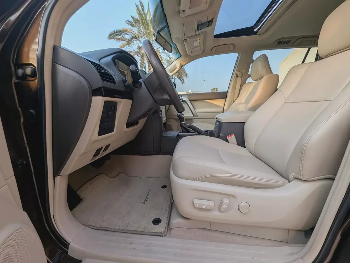 Toyota Prado VXR 2022 GCC Specs - Interior and Exterior Excellent Condition-12-12