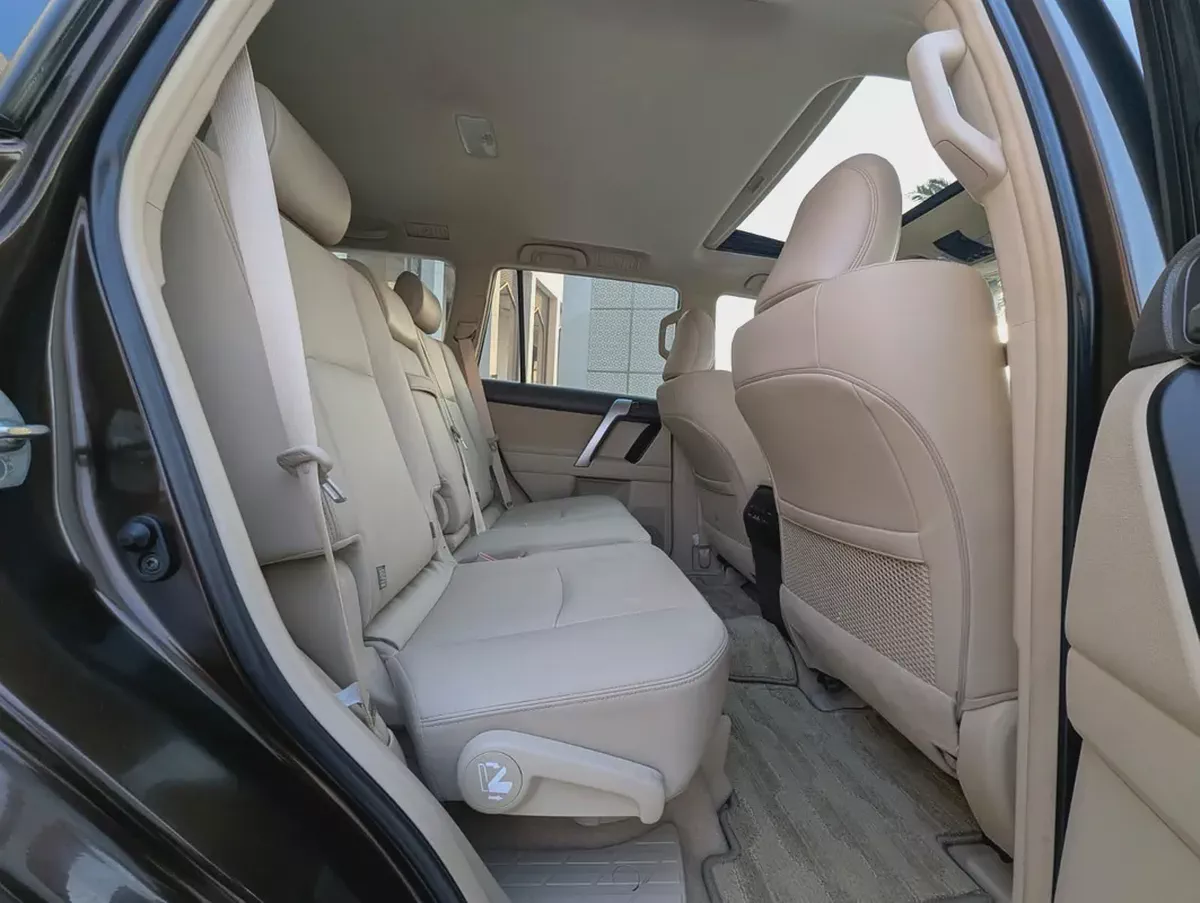 Toyota Prado VXR 2022 GCC Specs - Interior and Exterior Excellent Condition-14-14