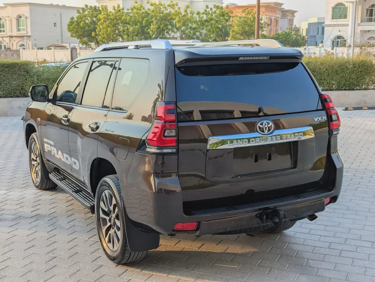 Toyota Prado VXR 2022 GCC Specs - Interior and Exterior Excellent Condition-3-3
