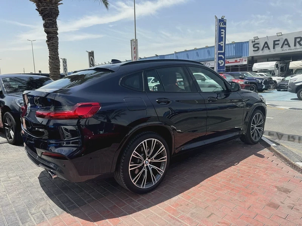 2021. BMW X4. M kit.