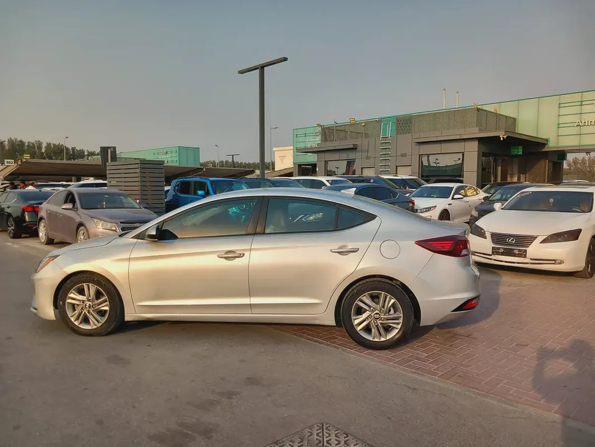 Hyundai Elantra 2019 - American Specs-4-4