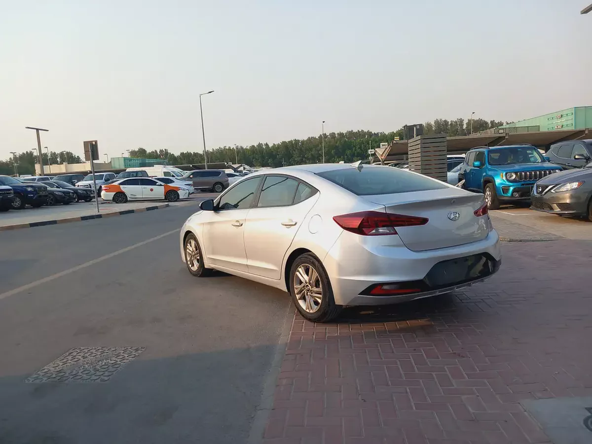 Hyundai Elantra 2019 - American Specs-6-6