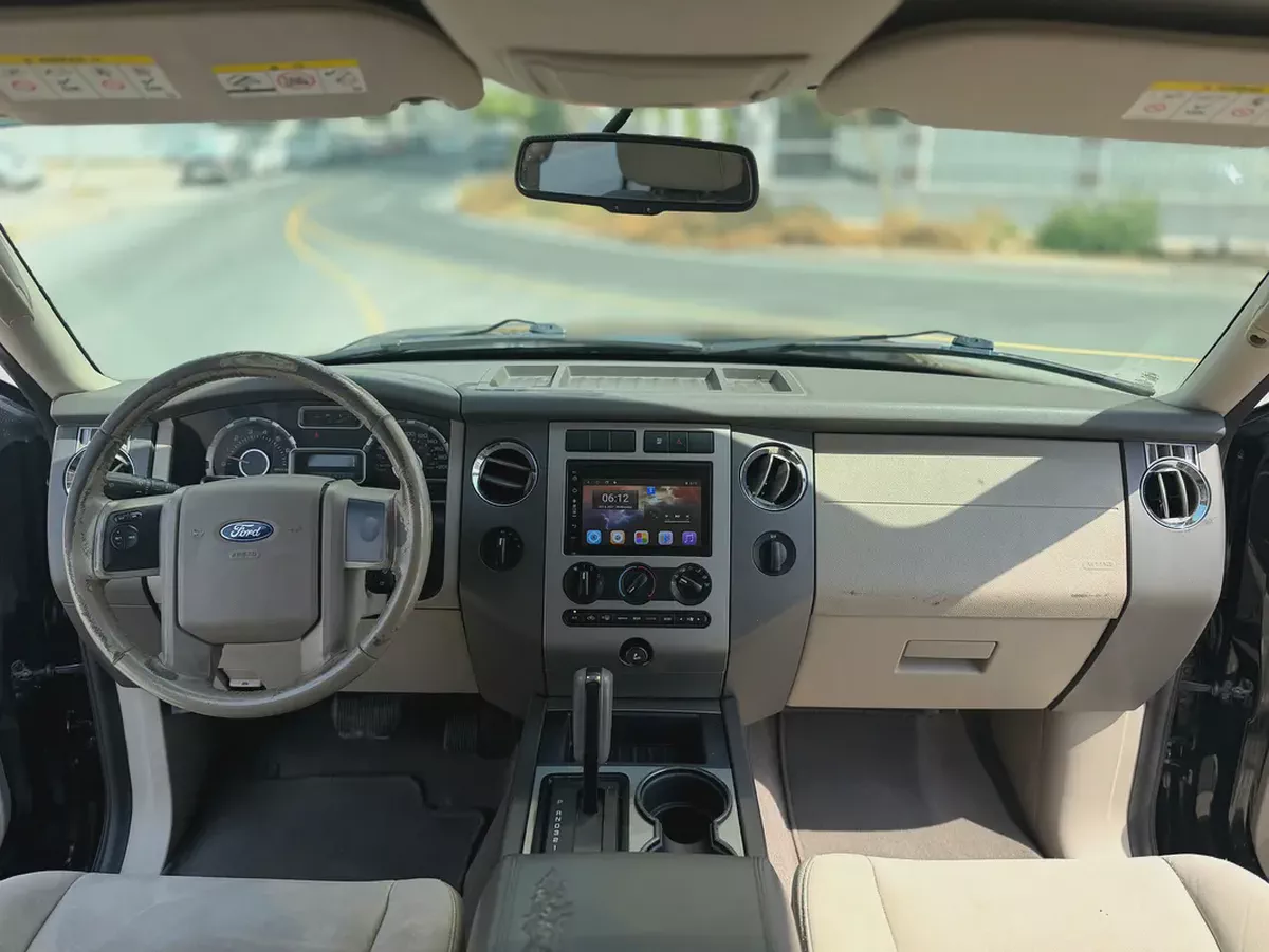 2013 Ford Expedition XLT-4-4